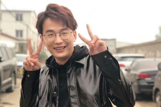 英伟达推动AI PC市场崛起市值激增戴尔惠普受益